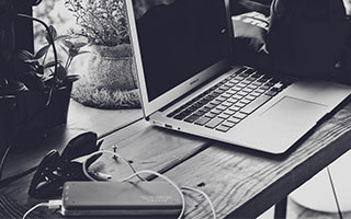 “不可证伪”永远正确吗？可以选择相信吗？